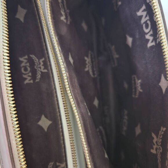 MCM bag, white leather, crossbody/shoulder. - Picture 5 of 10